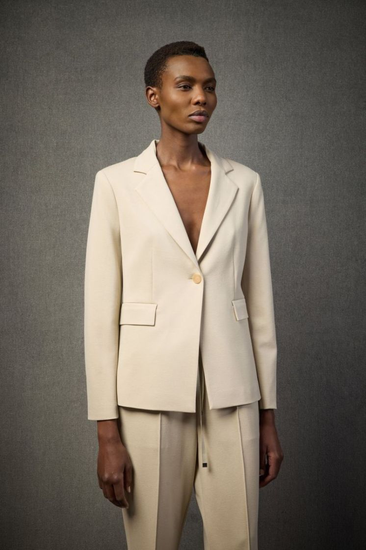 03210 beige